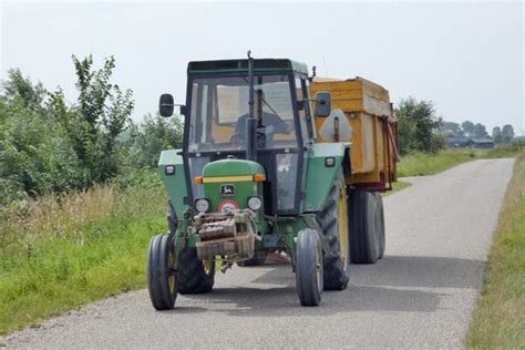 John Deere 2030: Specs, Engine, Transmission, Dimensions