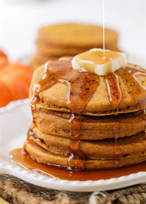 Quick & Easy Pumpkin Pancakes (+VIDEO) | Lil' Luna