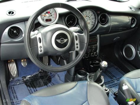 2004 Mini Cooper S Hardtop interior Photo #53033042 | GTCarLot.com