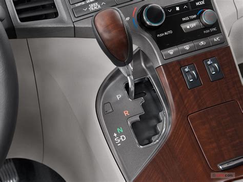 2010 Toyota Venza: 11 Interior Photos | U.S. News