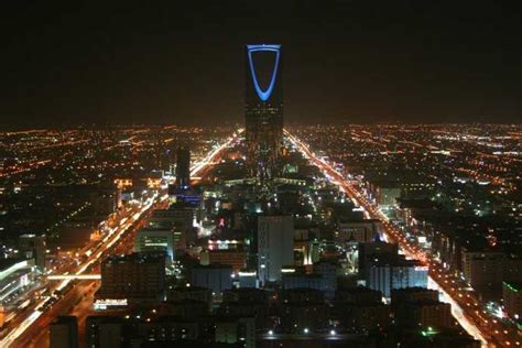 Kingdom centre tower, Riyadh, Saudi-Arabia | Kingdom centre tower photos and more information