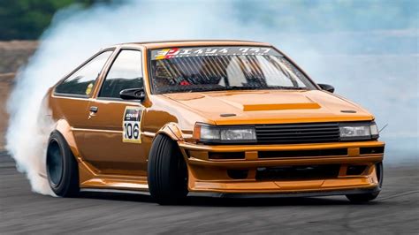 Toyota AE86 Drifting. Drift Legend Corolla Levin & Sprinter Trueno ...