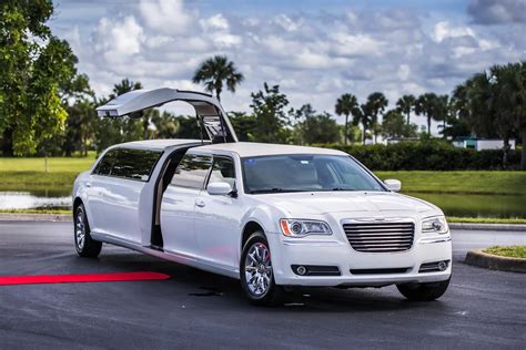 VIP Limo Service: Chrysler 300 Stretch Limo