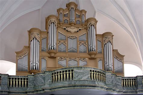 How a Pipe Organ Makes Sound – Flypaper