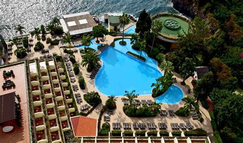 Hotel in the Bay of Funchal? Book Pestana Madeira Beach Club!