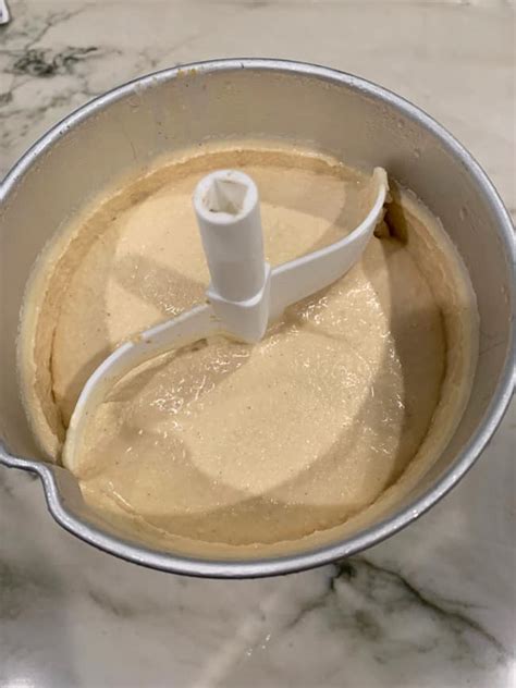 How To Make Homemade Ice Cream In An Electric Ice Cream Maker - SueBee ...