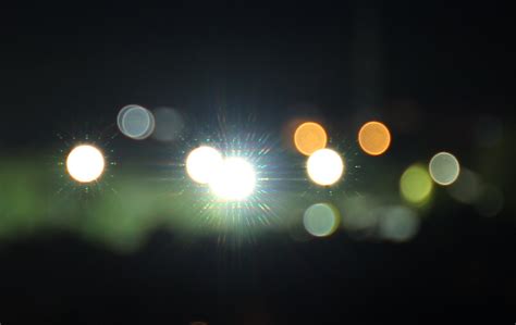 What causes this bokeh / lens flare effect? - Photography Stack Exchange