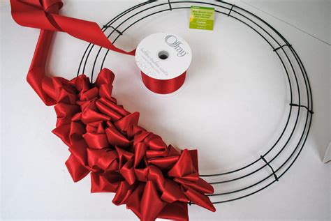 Tutorial: How to Make a Ribbon Loop Wreath - The Party Teacher