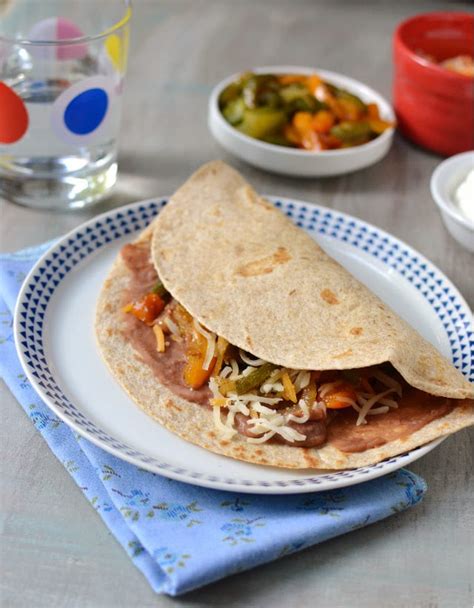 Honduras -- Baleadas (Vegetarian Recipe) | cookshideout