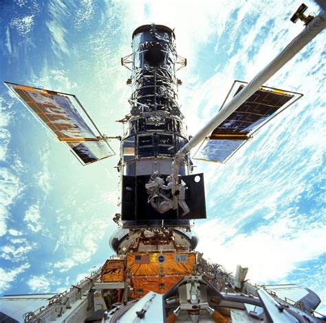 The Hubble Space Telescope Has a New Camera Glitch | Space