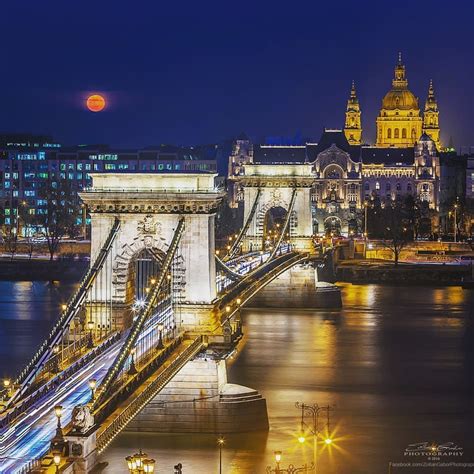 Széchenyi Chain Bridge Budapest - Silverline Cruises