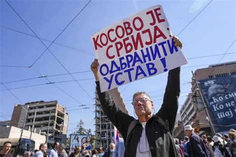 Serbian right-wing opposition protests West’s Kosovo plan - The Columbian