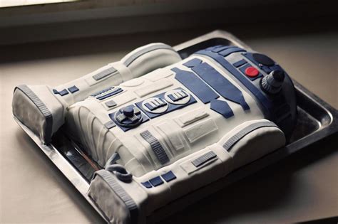 R2D2 cake - Cake by FreshCake - CakesDecor