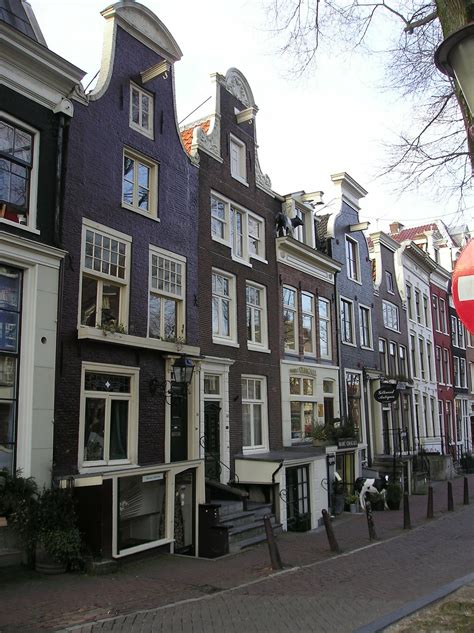 Anne Frank Museum in Amsterdam | Violeta Matei - Inspiration for Independent Travelers