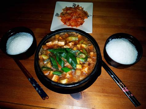 Korean food photo: Vegan Doenjang Jjigae on Maangchi.com