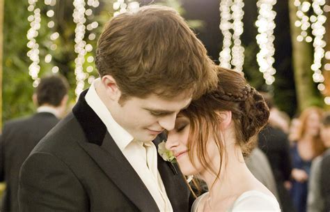 Four New Wedding Scene Images from Twilight Breaking Dawn Part 1 - HeyUGuys