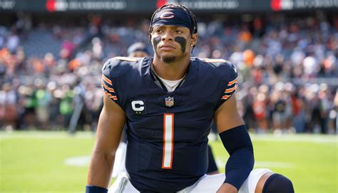 Justin Fields Blames Bears' Coaches For His 'Robotic' Play