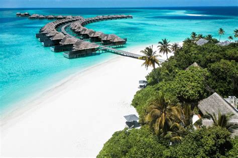 19 Best Family Resorts in the Maldives [Top Hotels For Kids]