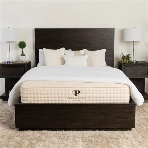 The Best Organic & Natural Mattress Brands For a Non-Toxic Bedroom