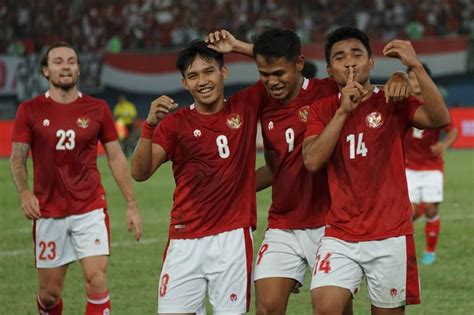 Seragam Baru Timnas Sepak Bola Indonesia Resmi Dirilis | Republika Online