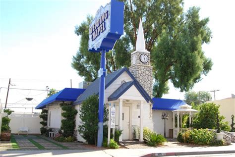 Graceland Wedding Chapel | Las Vegas, NV