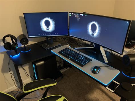 The setup. Alienware R11 with 3090, 34in curved Monitor and various Razer! : r/Alienware