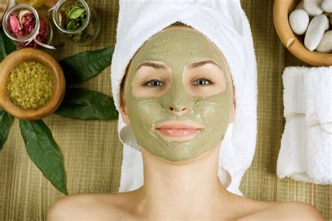 6 Benefits of a Green Tea Face Mask & How to Make One