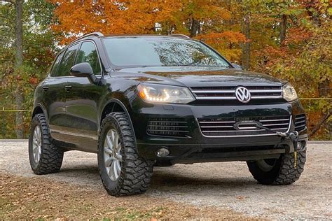 Lifted Volkswagen Touareg With 33" Mud Tires - offroadium.com