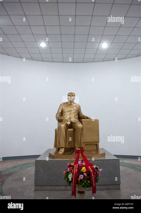 Kim il Sung statue in central history museum, Pyongan Province, Pyongyang, North Korea Stock ...