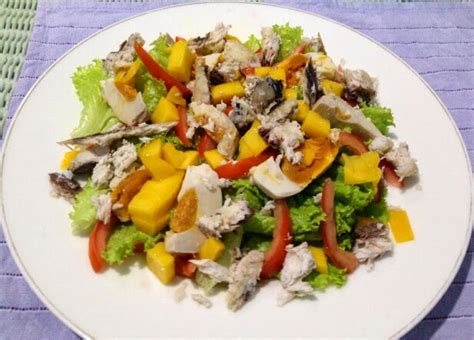 Lia's Food Journey: Tinapa Salad