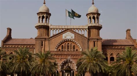 Lahore High Court bans entry of unrelated lawyers, petitioners - DNA News Agency