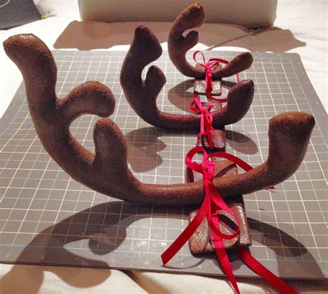 Prop antler for Max the dog from How the Grinch Stole Christmas – Grinch Dog Antler | DocTemplates