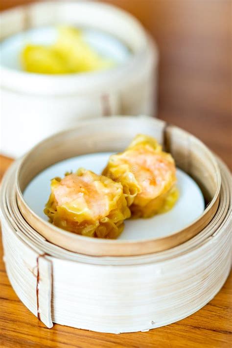 Shrimp dumplings - Dim Sum stock image. Image of crab - 156539775