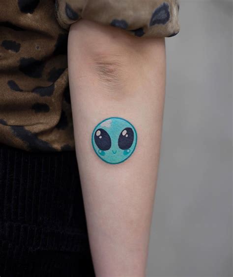 19 of the Best Alien Head Tattoos Ever | PetPress