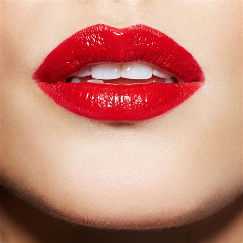 Get vibrant in red lips this holiday season. Maybelline Color Sensational Creamy Mattes in ...