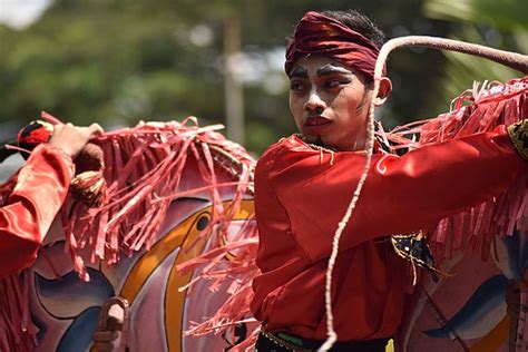 Tari Kuda Lumping, Tarian Legendaris Asal Ponorogo