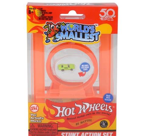 SUPER WORLDS SMALLEST HOT WHEELS STUNT SET