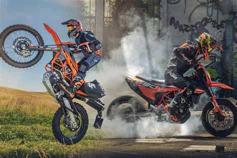 Nuevas KTM 690 ENDURO R y SMC R 2023 con ABS en curva | Moto1Pro