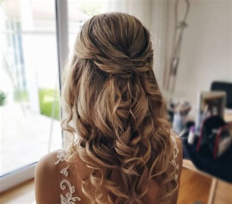 Hoco hairstyles: Let's see how you can do the most perfect hairstyle for your Homecoming or a ...