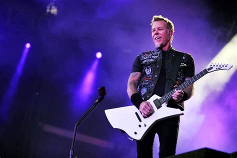 11 Easy Metallica Songs on Guitar with Online Tutorials - instrumentio