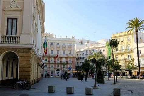 Visit Cadiz, Spain - a visitors guide to Cadiz which is Europe's oldest city