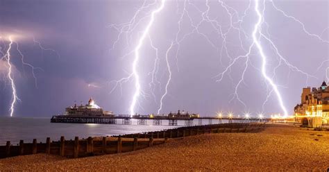 Thousands of lightning strikes lit up skies across Britain in stunning footage - Mirror Online