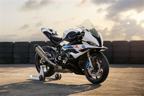 BMW S1000RR gets first major update since 2019 with new aero, more power and clever slide ...