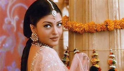 Which Aishwarya Rai Bachchan's Movie look inspired you more?