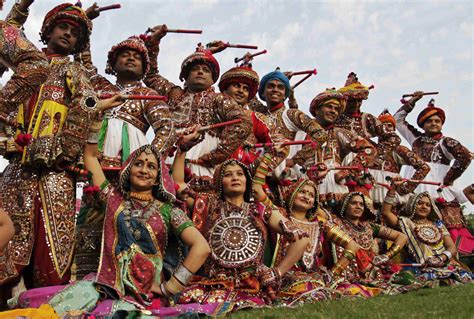 9 Reasons Why Navratri is Everyone’s Favorite Festival | All Events in City