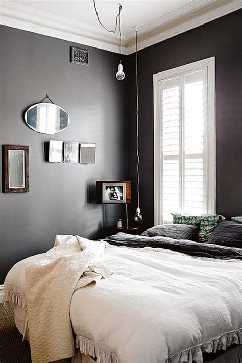 33 Chic and stylish bedrooms dressed in black and white