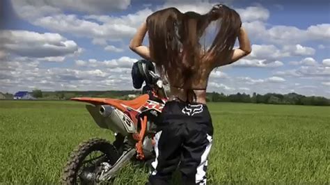 Dirt Bike Chicks – Live Motocross