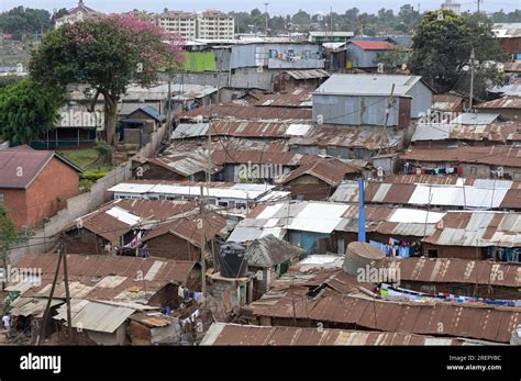 KENYA, Nairobi, Kibera slum / KENIA, Nairobi, Slum Kibera Stock Photo - Alamy