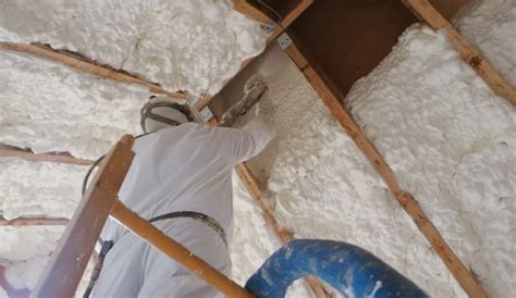 5 Problems with Spray Foam Insulation and Better Alternatives