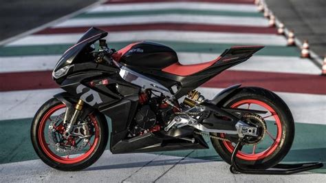 2019 First Look: Aprilia Concept RS 660 | Top Speed